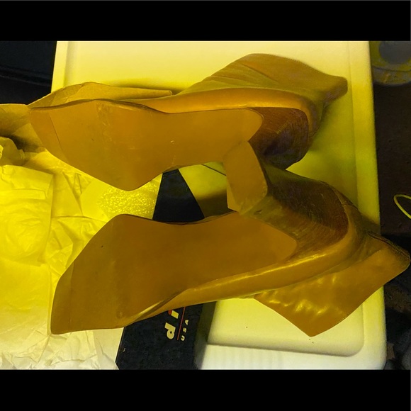 Pre-Owned- Ankle Leather Boots - Picture 8 of 8